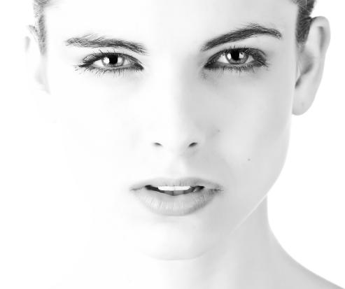 woman-g0c88f5d95_1280